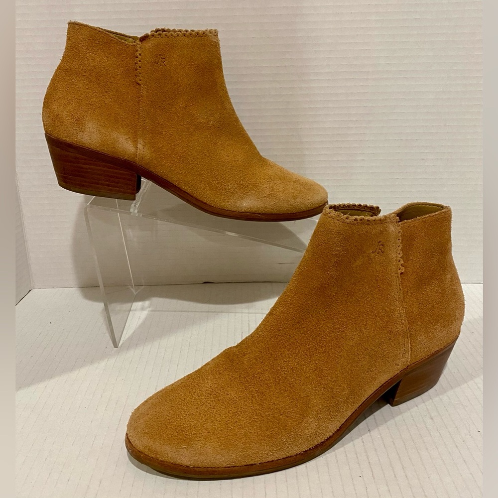 Jack Rogers “Piper” Tan Suede Leather Scalloped Trim Ankle Boots in Oak Sz 7.5